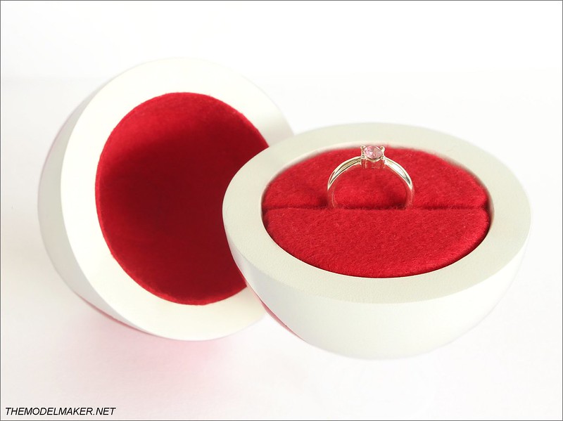 Yoshi Egg Red engagement ring box