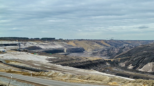 industry germany landscape deutschland scenery mine paisaje mining mina alemania environment paysage landschaft allemagne industria brandenburg industrie moonscape digger coalmine environnement tagebau umwelt ambiente bagger lausitz braunkohle opencast mondlandschaft bergwerk paisajelunar niederlausitz lunarlandscape förderbrücke braunkohletagebau surfacemining abraumförderbrücke welzowsüd umweltzerstörung excavateur excavador paysagelunaire ecologicaldevastation destructiondelenvironnement degradacióndelmedioambiente destrucciónmedioambiental