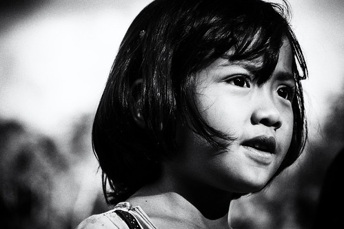 portrait indonesia blackwhite nikon asia child sulawesi ritratto biancoenero bambina aldonove nikond7100 claudiaioan impossibilirose nerocontrario