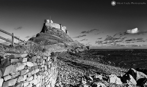wood uk sea england bw seascape castle blanco wall clouds canon island photography woods rocks shadows eagle negro north bn east holy northumberland sep northeast lindisfarne the dky copyright© silenteaglephotography silenr silenteagle09