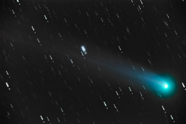 Comet Lovejoy - 7 frames - 22min - ISO800-1600 - DSS nucleus-1-3
