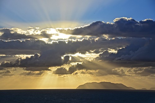 sunset sea italy clouds sailboat landscape island nikon italia tramonto nuvole mare seagull sicily cloudporn sicilia paesaggio messina gabbiano milazzo isola capomilazzo d7100 nikon18300 nikond7100