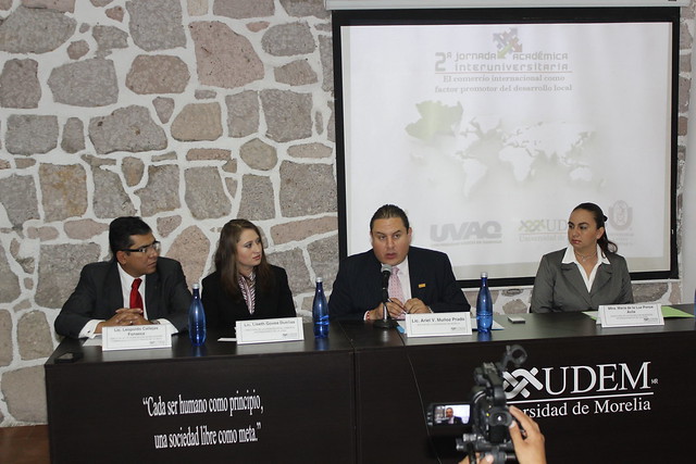 Udemorelia Rueda de prensa de las Segundas Jornadas Académicas InterUniversitarias de Comercio Internacional 2014