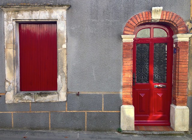 Montolieu Doorway