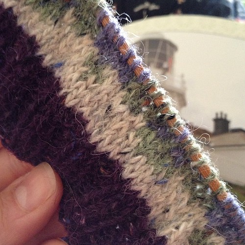Waaah I think I made bad choices for my colourwork not really contrasting enough :( #knitting
