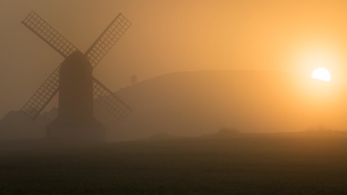 uk red england orange sun mist windmill fog sunrise landscape dawn post 17thcentury chilterns buckinghamshire hill gb beacon hdr chiltern ashridge ivinghoe pitstone haxe