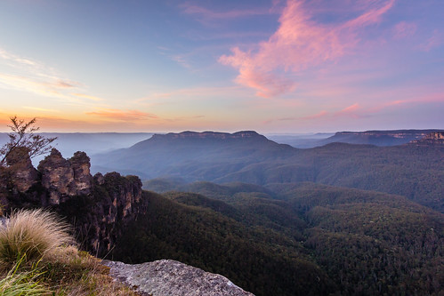 mountains sunrise dawn bush sydney australia bluemountains threesisters newsouthwales katoomba echopoint