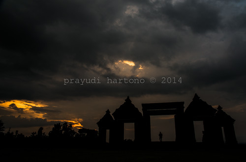 sunset sky cloud rain temple cloudy jogja yogya prambanan yogja centraljava jawatengah ratuboko kingboko