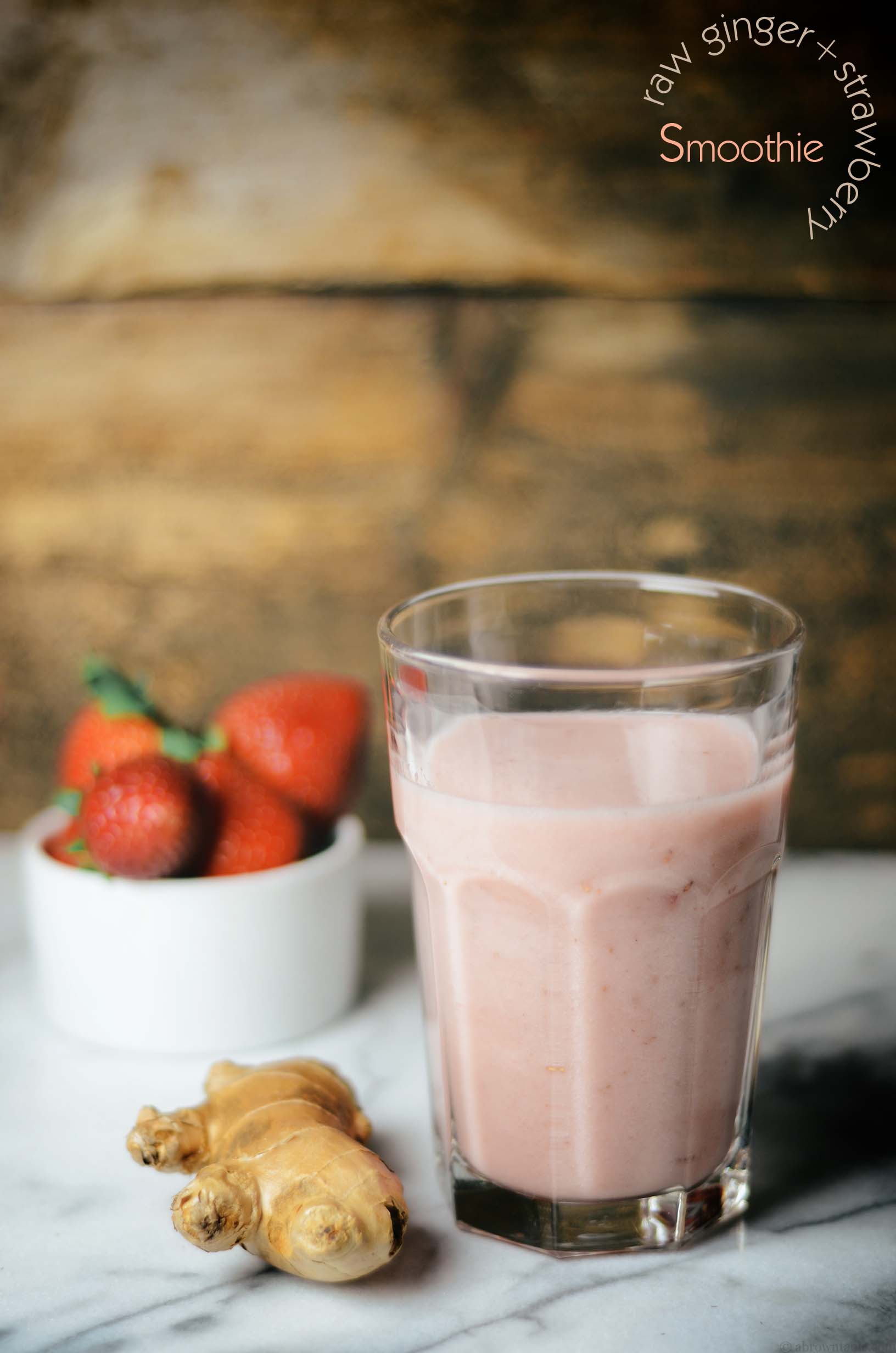 raw ginger strawberry smoothie