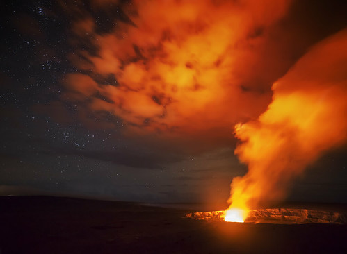 park longexposure light usa cloud night landscape geotagged star volcano hawaii unitedstates smoke national crater volcanonationalpark geo:lat=1941971261 geo:lon=15528789371