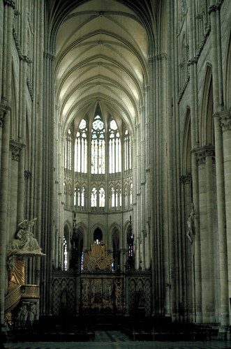 choir cathedral gothic nave amiens mcad architecturalphotography apse minneapoliscollegeofartanddesign mcadlibrary architecturalandcityplanning allantkohl