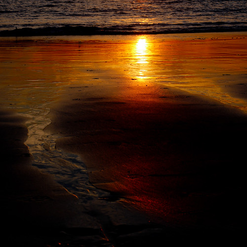 lumière or sable plage contrejour coucherdesoleil royan