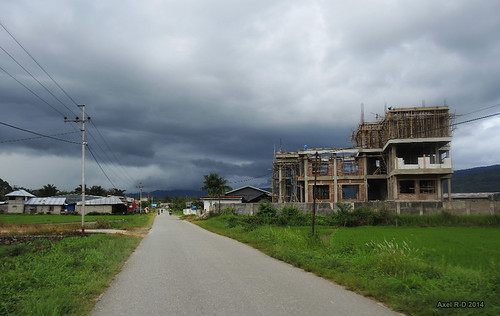 indonesia construction route nuages bâtimentimmeuble sulawesitengahcentralsulawesi