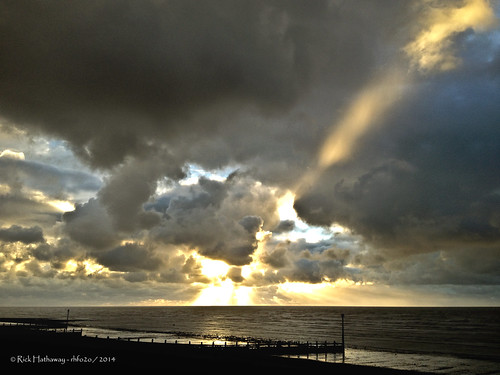 sea sun beach clouds sunrise seaside westsussex iphone rustington rustingtonbeach iphone4s rhfo2o