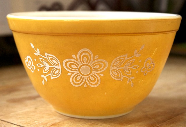Small Yellow Vintage Pyrex Bowl