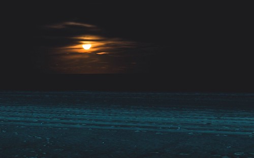 ocean moon fall beach night md maryland fullmoon offseason oceancity deserted ocmd