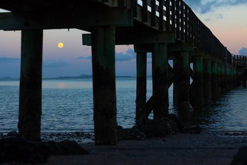 sunset sea newzealand moon seascape beach canon coast pier twilight harbour dusk 85mm auckland coastline huia cornwallis