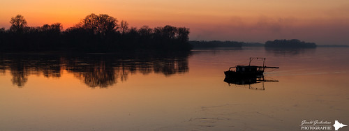 sunset france river boat bateau loire fleuve couchédesoleil maineetloire anjou eos7d labohalle efs1585mmf3556isusm guibsphotos touxcabanée