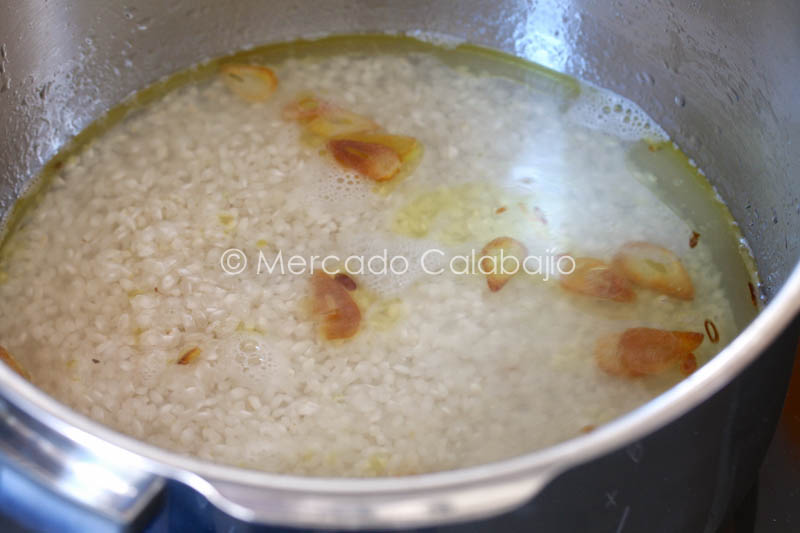 Cómo preparar un arroz blanco en rápida | Mercado Calabajío