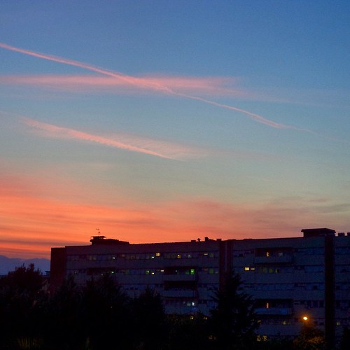 sunset buildings hospital evening poetry tramonto darkness bluesky gradient poesia chemtrails clearsky sunsetting nightfall benevento redclouds frommybalcony sunlovers poetography skylovers fromwhereilive sunsetlovers cloudlovers fallingdarkness latergram uploaded:by=flickstagram igcampania instagram:photo=826151482701583665247096476 walkingbenevento instagram:venuename=aziendaospedalieragaetanorummo instagram:venue=1269910 paesaggisannio