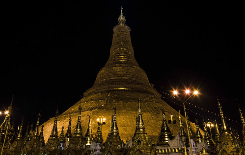 night gold golden noche pagoda asia shwedagon burma buddhism dome myanmar southeast paya cupula oro budismo dorada sudeste asiatico birmania