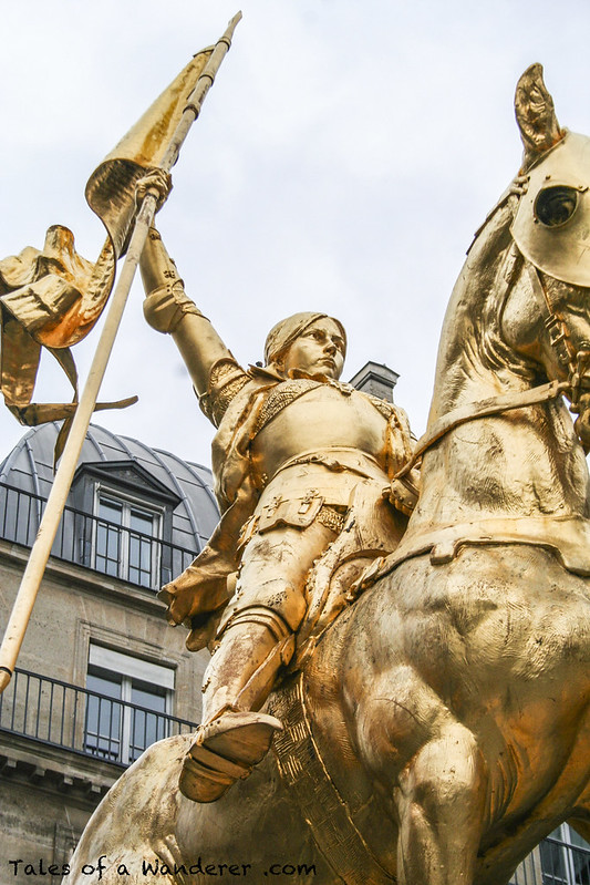 PARIS - Place des Pyramides - Statue équestre de Jeanne d'Arc