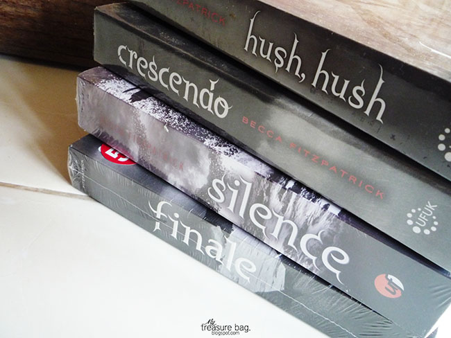 Book Stores Reunion_Hush Hush series 01
