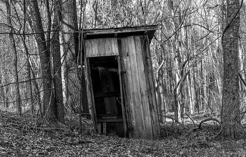 blackandwhite bw abandoned blackwhite samsung outhouse pittsboro chathamcounty pancakelens samsungnx30mmf2 nx1100 samsungnx1100