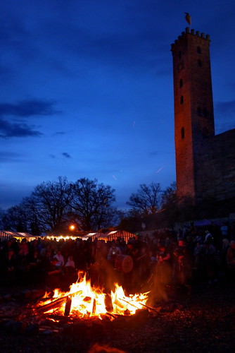 castle fire event bonfire witches mayday feuer beltane walpurgisnacht hexen abenberg reginahoer