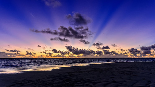 ocean blue sunset cloud beach strand michael nikon meer sonnenuntergang purple ngc violet wolken sigma lila blau maldives betz 1835 2014 malediven kuramathi d7000 nikonflickraward