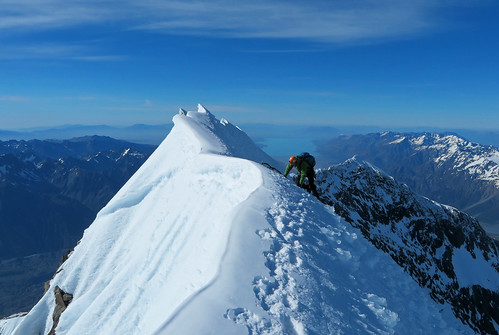 newzealand snow ice climbing mountaineering summit mtcook