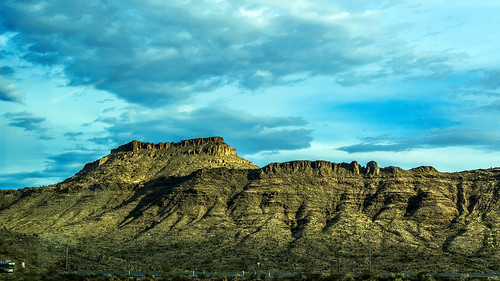 arizona canon landscape desert mon canoneos mojavedesert rockscape t3i kingmanarizona interstate40 kingmansouth ©mon