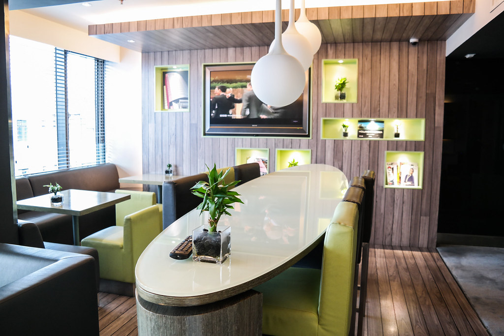 Novotel Hong Kong: Interior Of Premier Lounge