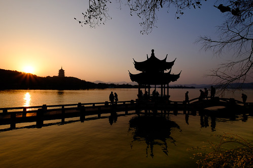 china sunset pagoda westlake hangzhou 中国 西湖 杭州 fujiflmxt1