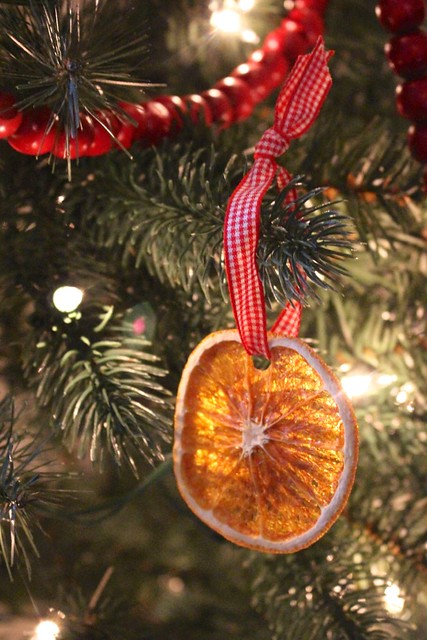 dried-orange-slice-ornaments