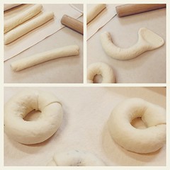 成形は、 棒状にして端をつぶしたらそこにもう片端を入れて包みます。 #パン中継 #手作りパン #おうちパン #wakabakobo