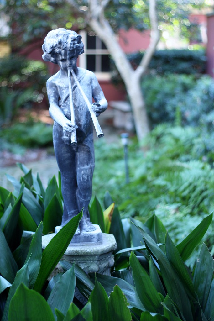 Calhoun Mansion Garden Statue