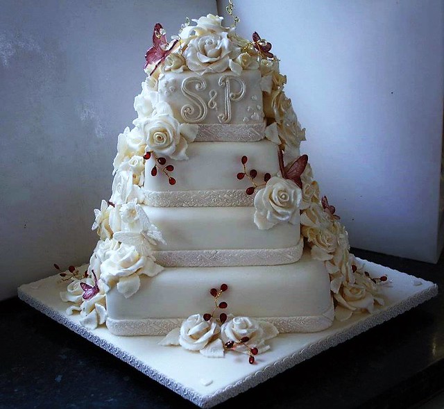 Wedding Cake by Dee Zoellner