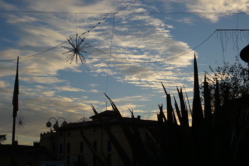 Il cielo di piazza Garibaldi a Cassano