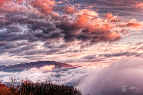 pink sunset sky italy cloud mountain clouds skyscape landscape colours hills mount stunning riccardo cloudsea mantero farabovetheclouds potd:country=it