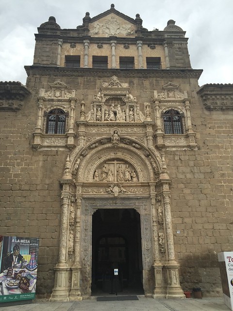 The imposing entrance to one of Toledo's main churches (sorry, i forgot the name!