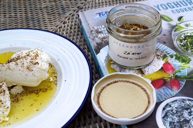 How To Make Your Own Labneh with Olive Oil & Za'atar | www.rachelphipps.com @rachelphipps
