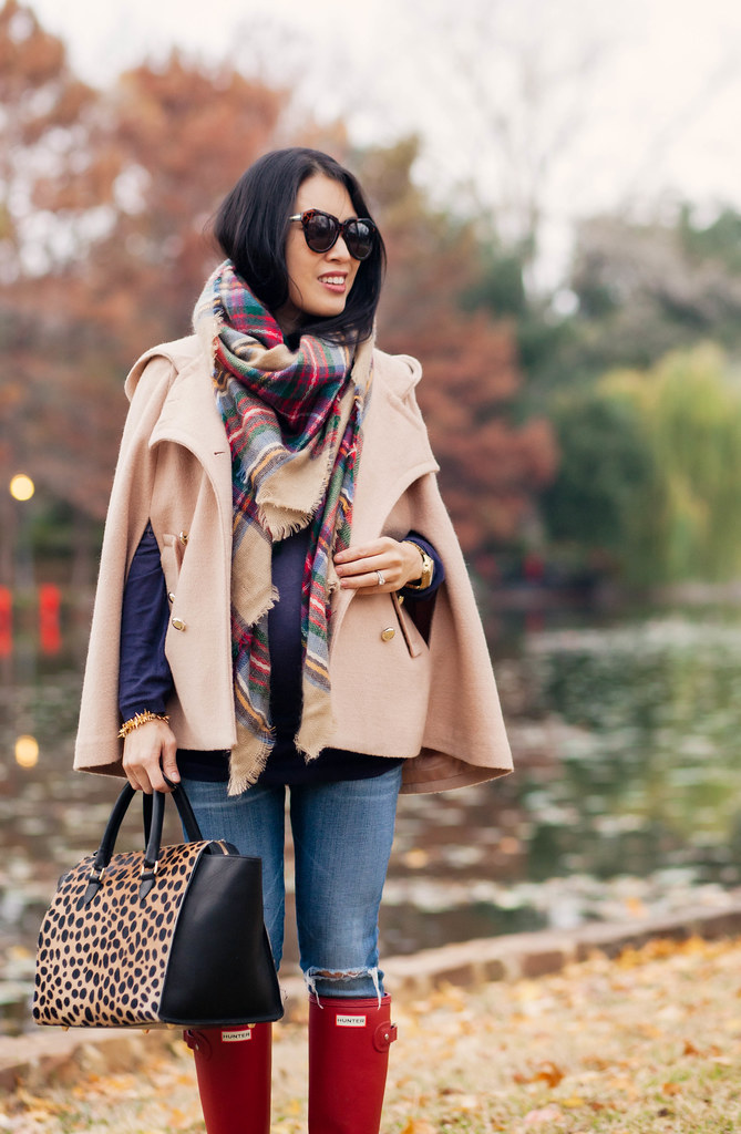 cute & little blog | petite fashion | maternity bumpstyle third trimester 33 weeks | khaki cape, plaid blanket scarf, clare v sandrine leopard satchel, hunter tour red boots | fall winter outfit