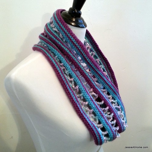 Candy-Ribbons-Cowl-Free-Crochet-Pattern