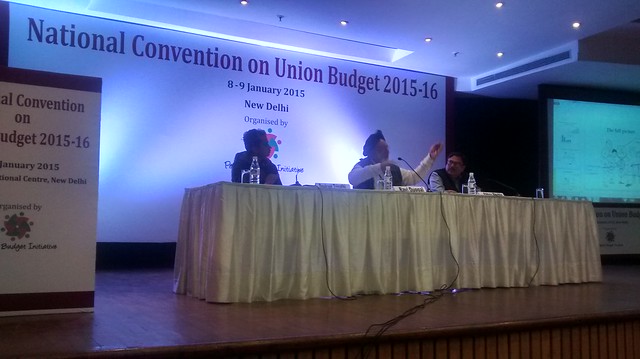 Ravi Duggal of Washington-based International Budget Partnership making a point while chairing a session of Health as panellists Abhay Shukla (SATHI, Maharashtra) an Pallavi K. Mali (Sanket, Madhya Pradesh) look on.