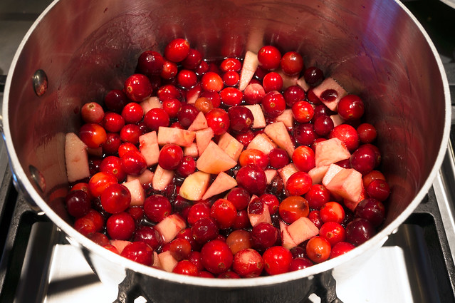 cranberries and apples, juice