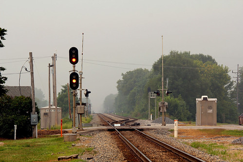 illinois railroadtracks railroadsignals canadiannational illinoiscentralrailroad neogaillinois