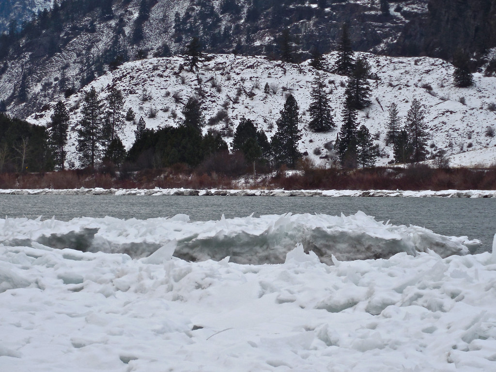 Ice on the lower Flathead River