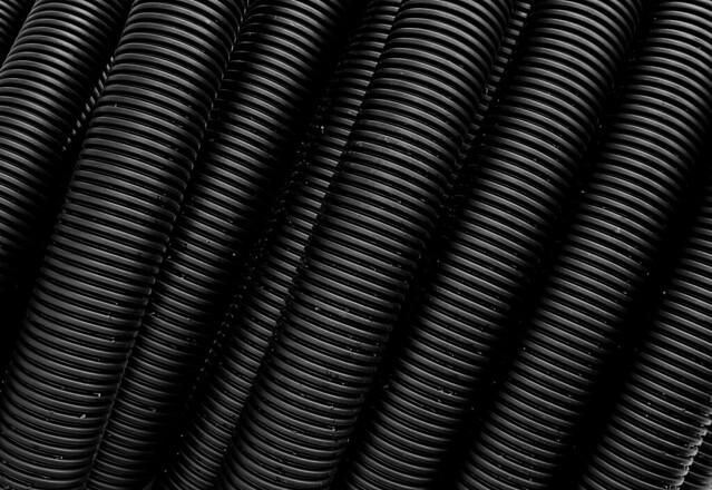 color measurement of carbon black filled plastics tubes