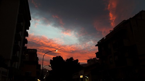 street city blue sunset red sky building lamp clouds strada tramonto nuvola cielo sicily palermo palazzo azzurro lampione città rossa rdpic